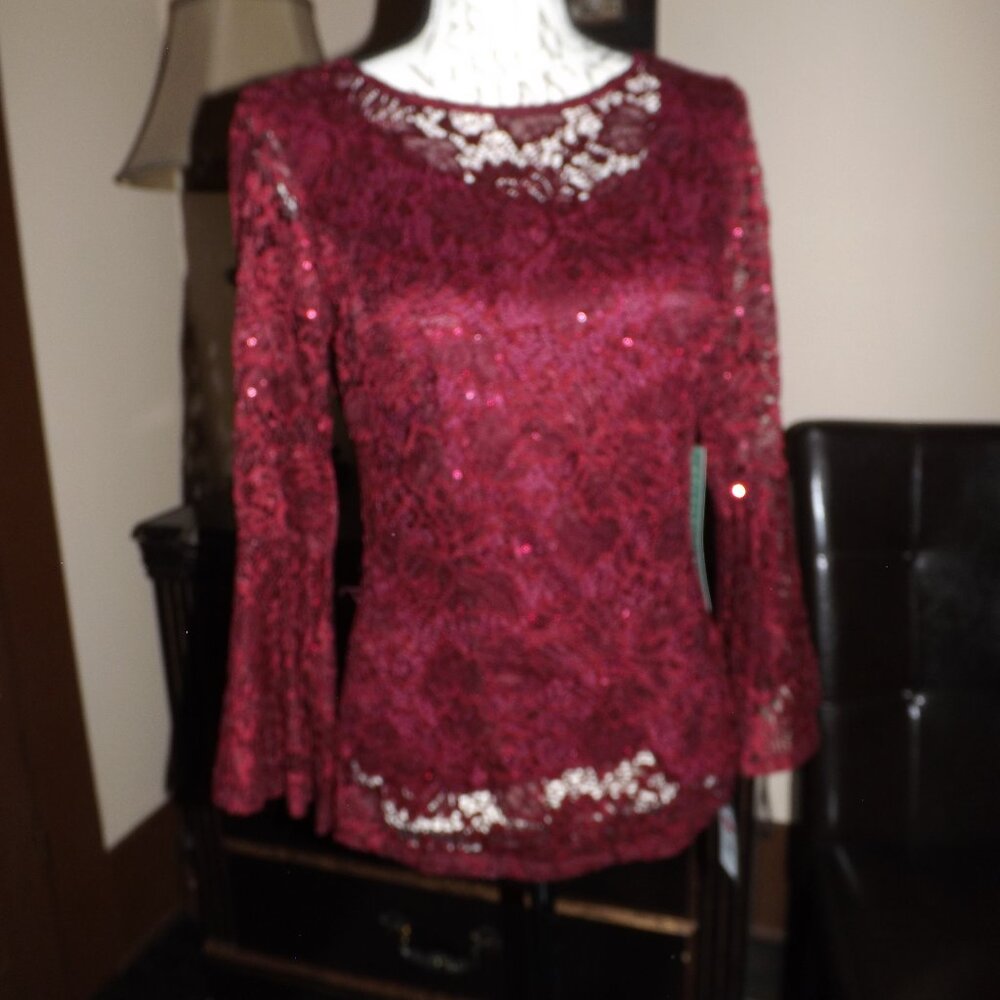 Women's ONYX Nite burgundy sequined top size small New with tags!